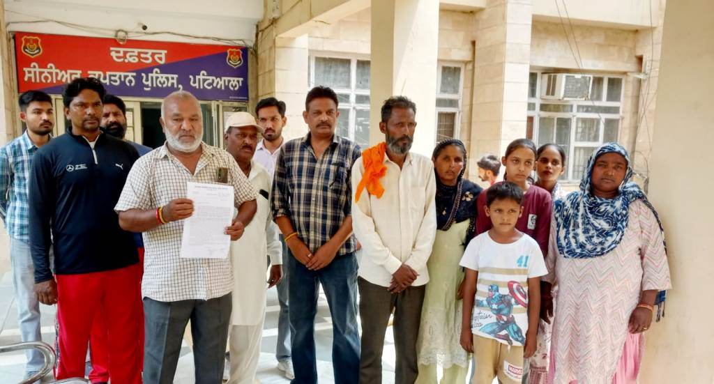 Demand for strict action against those who beat up a Dalit family and vandalized the idols of Shri Khatu Shyam and Bhagwan Valmiki
